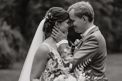 Behind the Curtain Photography - Hochzeitsfotografie, Portraitfotografie, Paarfotografie Köln