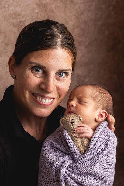 Kata | Fotografin für Babybauch, Neugeborenen & Familie in Ulm