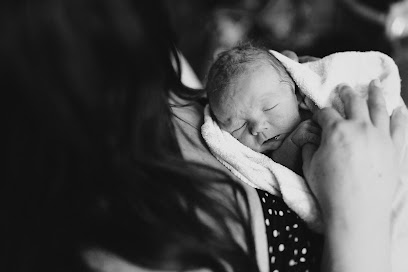 geburtsreportage hamburg | geburtsfotografie . wochenbett . skin to skin