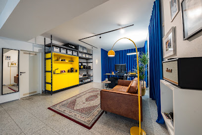 STUDIO f8