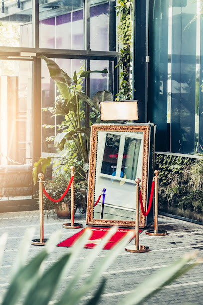 Fotospiegel, KI - Fotobox, Magic Mirror mieten in Berlin & Brandenburg