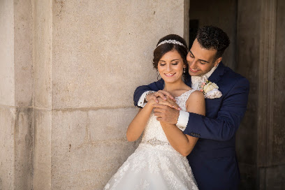 Anika Enge - Wedding & Portrait Photography