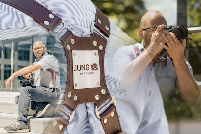 Jung Handwerk mit Fokus