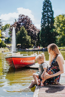 Babyfotograf Frankfurt. Feine Familienfotografie Lieblingsmensch: Babybauch und Newborn Fotos – Bild 5