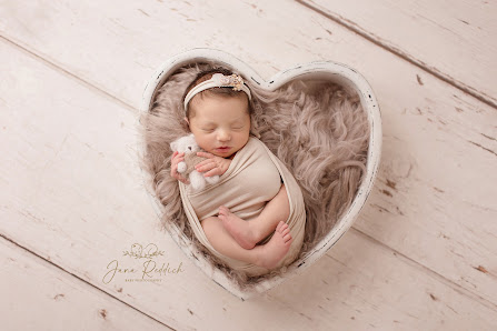 Jana Reddich Babyfotografie Schwangerenfotografie Neugeborenen-Shooting Ingolstadt – Bild 4